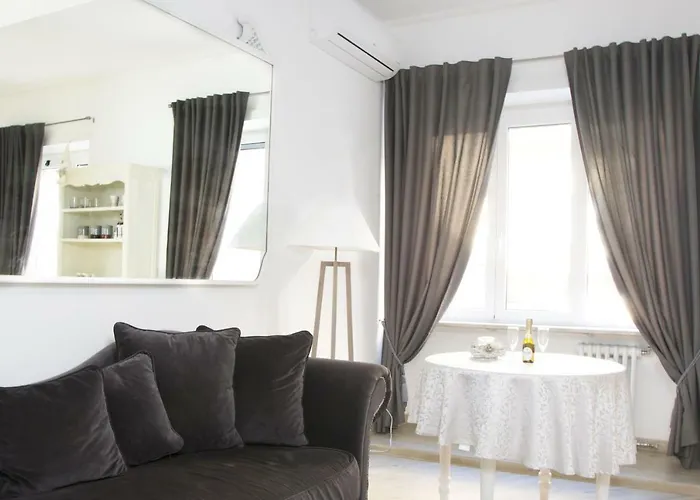 Gens Claudia, Vatican Luxury s